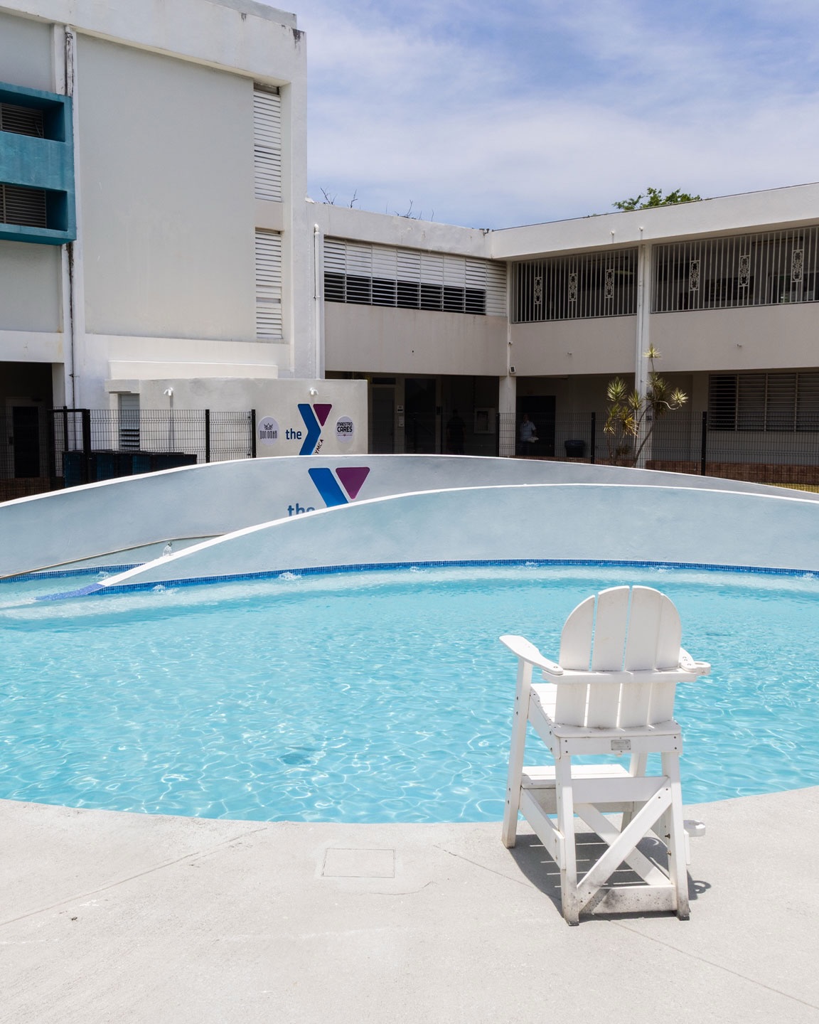 Centro renovado de terapia acuática en la piscina de la YMCA